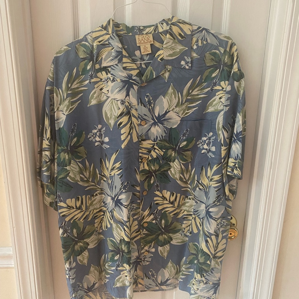 Jos.A.Bank XL Men’s flower print short sleeve shirt.